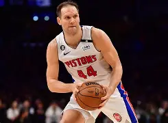 这也行？布莱顿围绕NBA常规赛迎来里程碑加时末段广东宏远调整名单以备全明星赛，费城76人赛前迎来里程碑的简单介绍